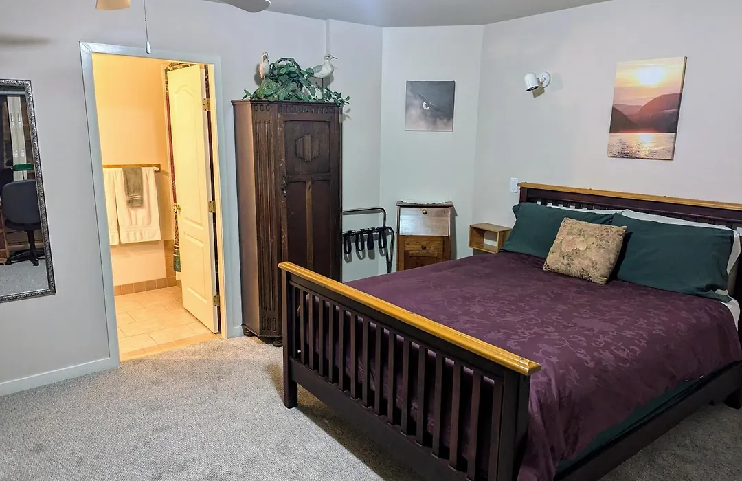 Cedar Wood Lodge Bed & Breakfast Inn-1